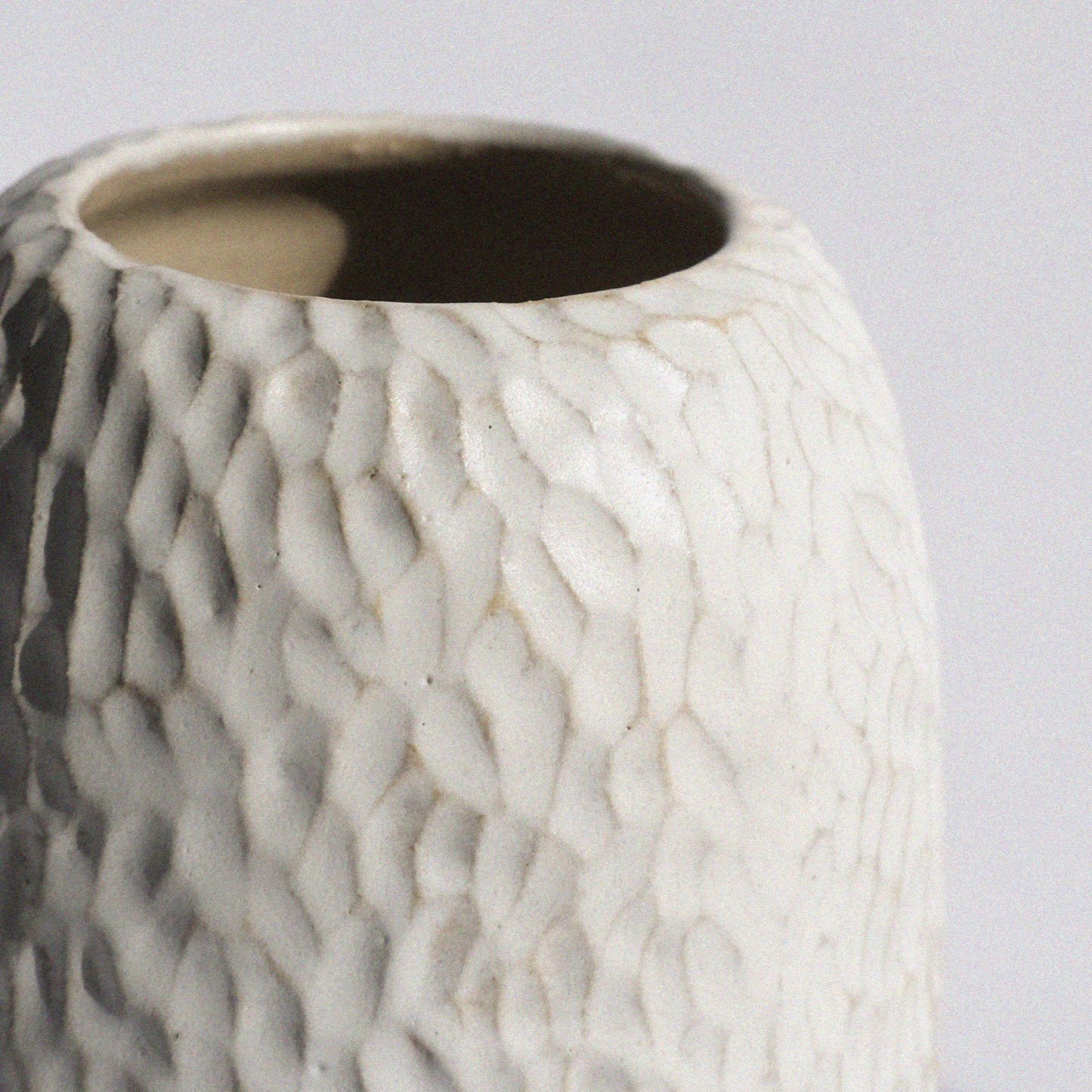Vase L | Carving Matt Weiß