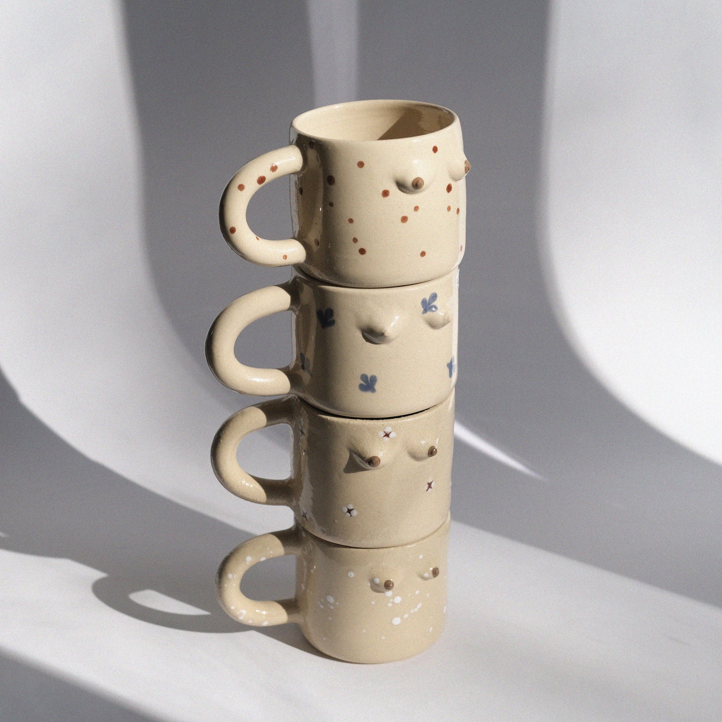 Mama Tasse | Creme mit weißen Splashes