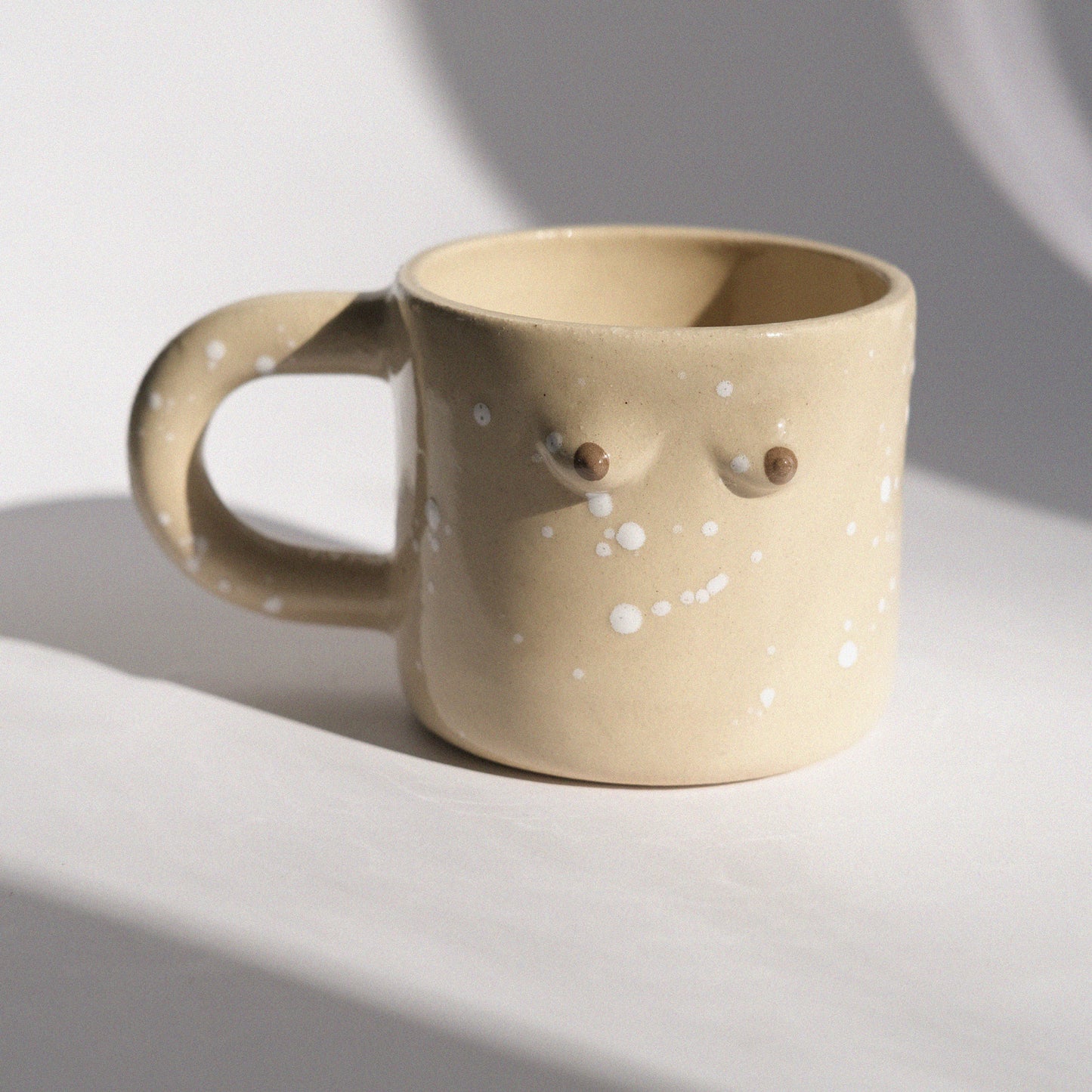 Mama Tasse | Creme mit weißen Splashes