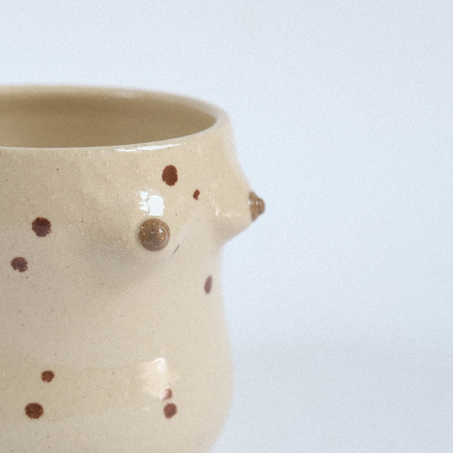 Mama Cup Curvy | Freckles Creme