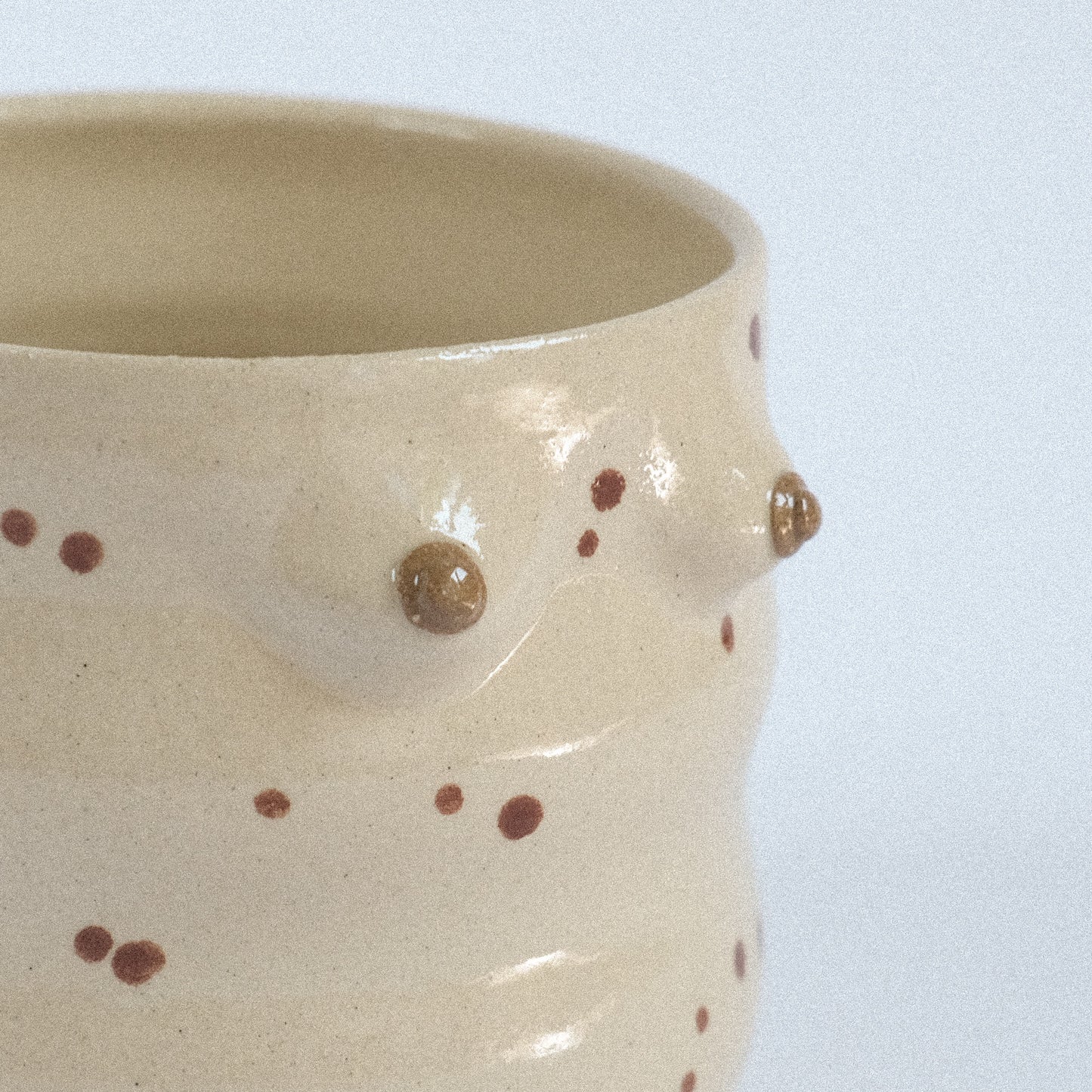 Mama Cup Curvy | Freckles White