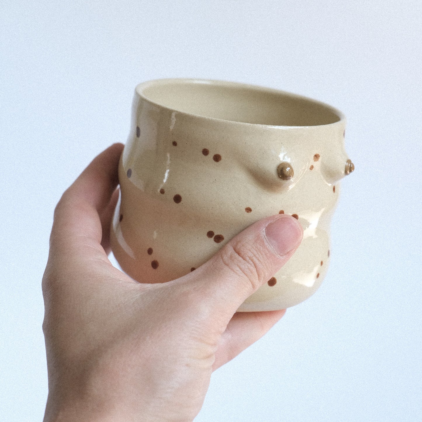 Mama Cup Curvy | Freckles White