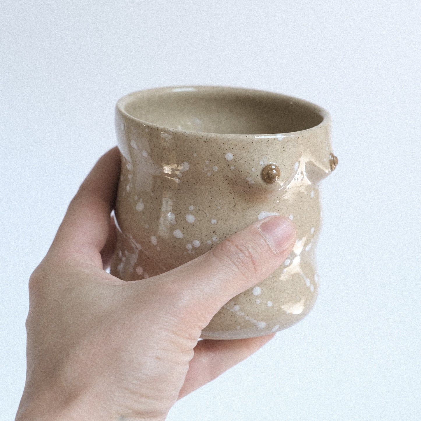 Mama Cup Curvy | Sand Splashes Weiß #1