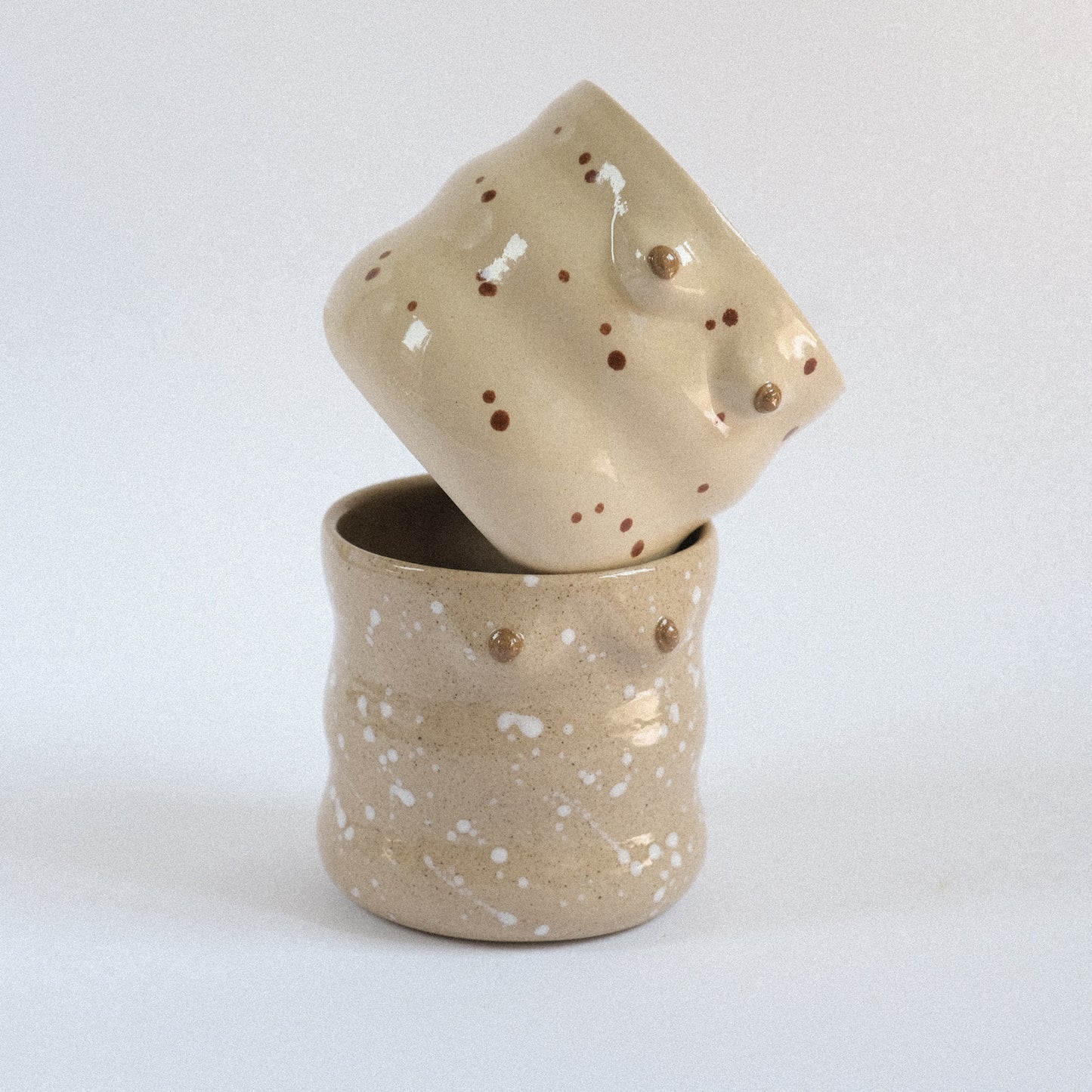 Mama Cup Curvy | Freckles White