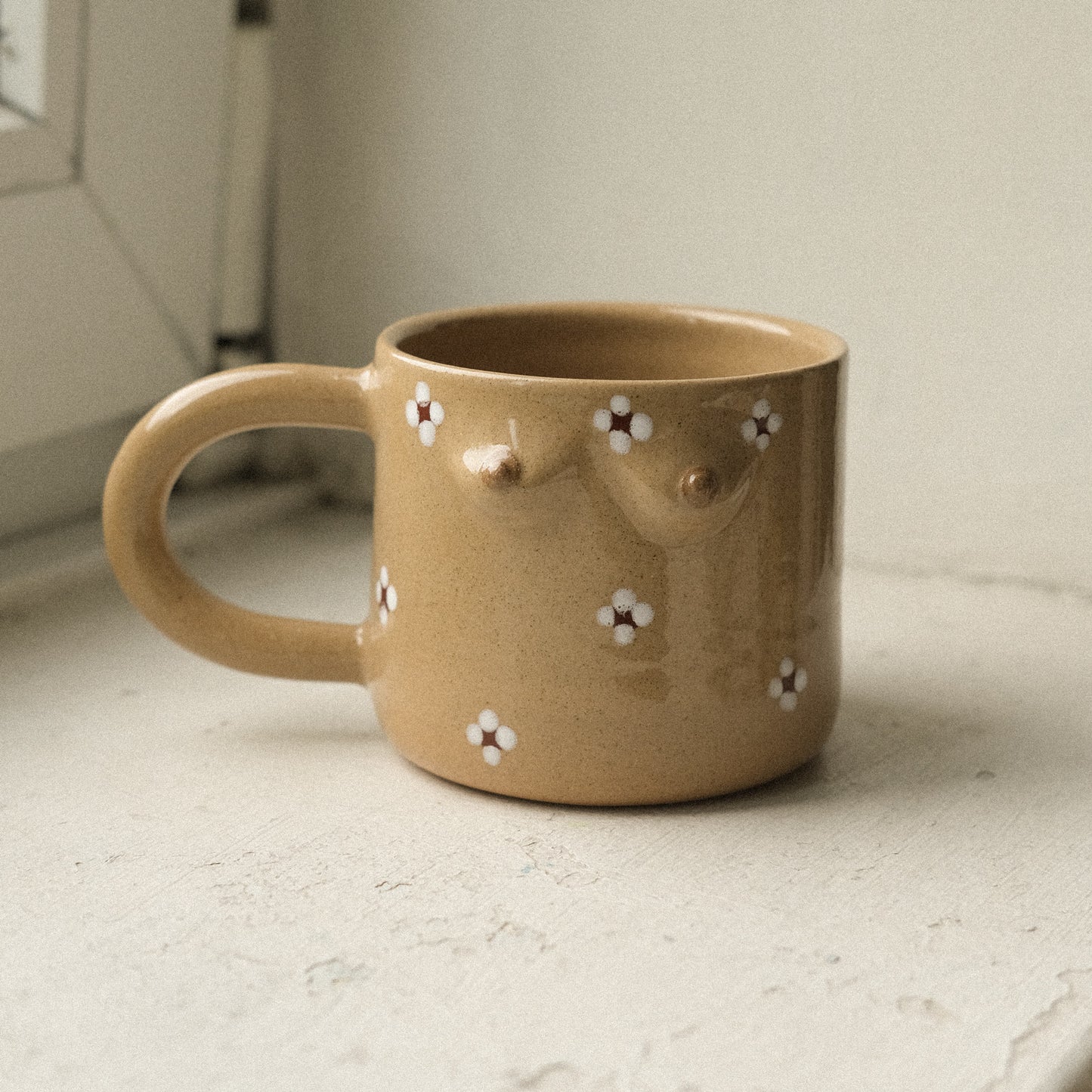 Mama Tasse | Ocker mit Blümchen