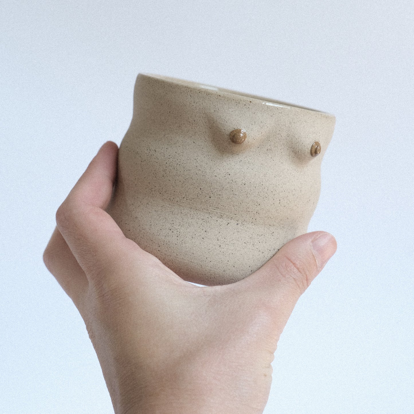 Mama Cup Curvy | Sand Klassik Matt