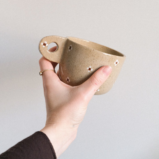 Tasse mit Henkel | Rotbraun Blümchen