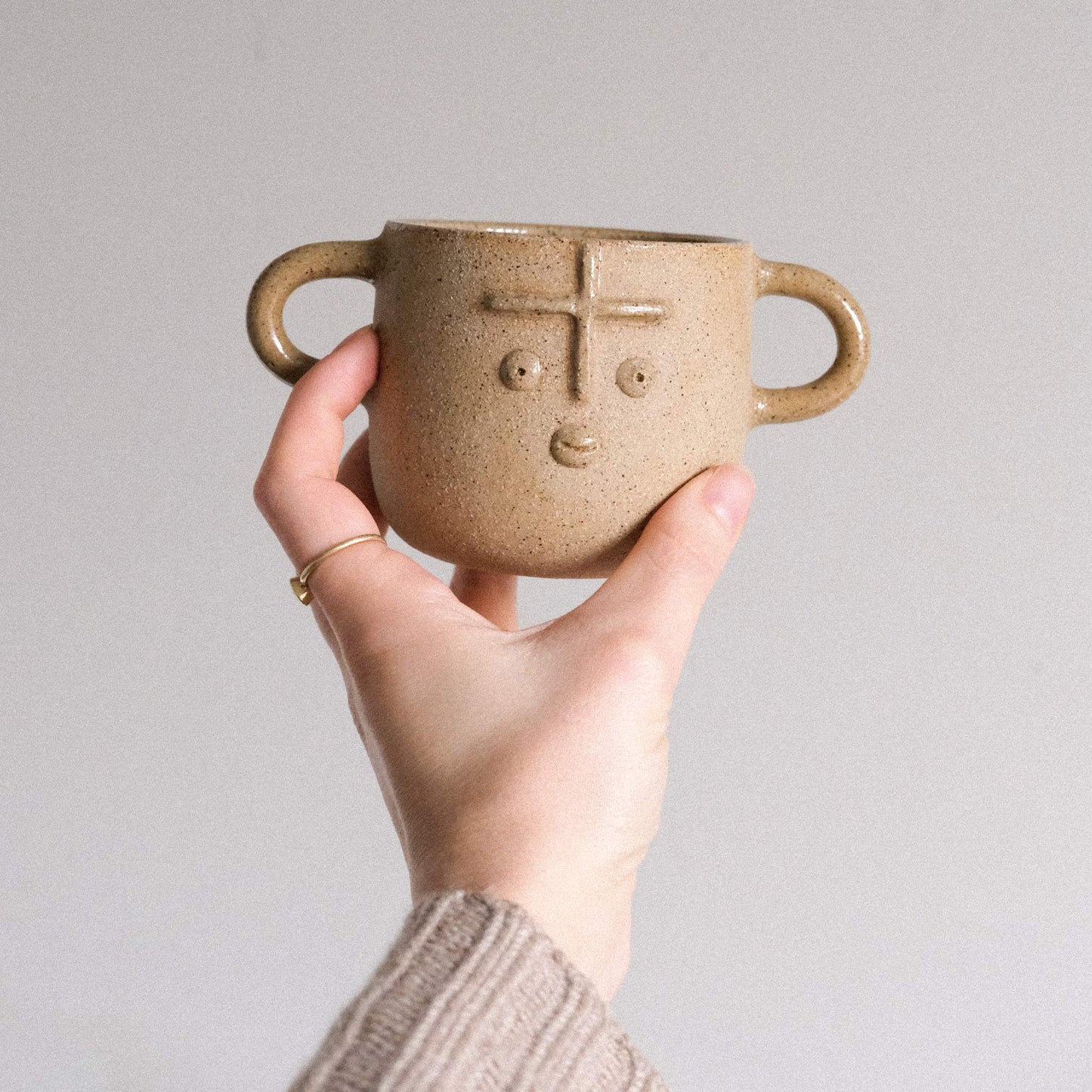 Cara Becher | Rotbraun Matt